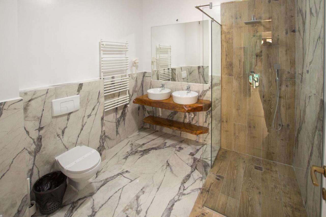 מאמאיה Lake Boutique Apartments & Rooms מראה חיצוני תמונה