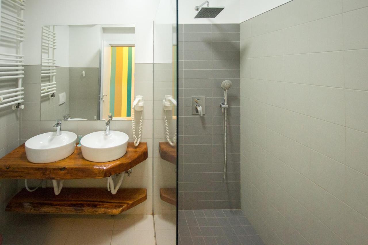 מאמאיה Lake Boutique Apartments & Rooms מראה חיצוני תמונה