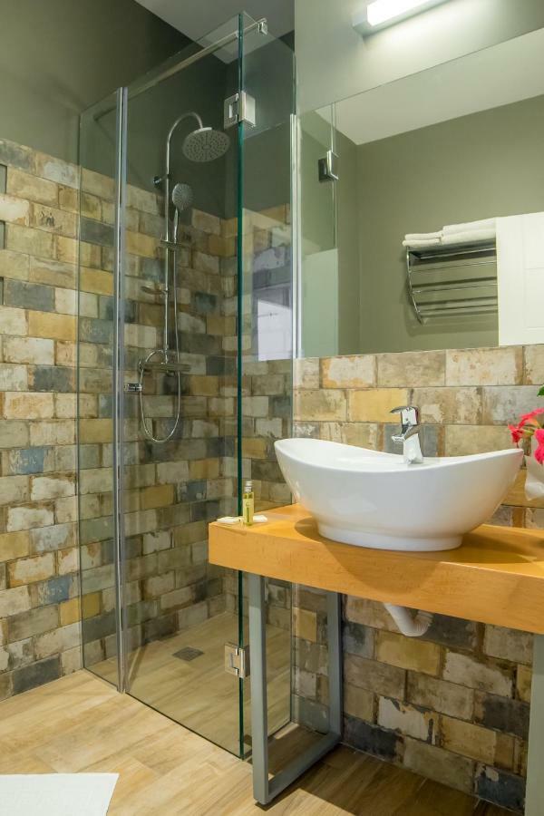 מאמאיה Lake Boutique Apartments & Rooms מראה חיצוני תמונה
